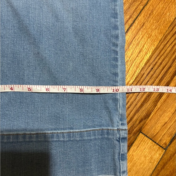 a.n.a Women's  Blue High-Rise Wide Leg Crop Jeans, size 6 - Picture 3 of 8